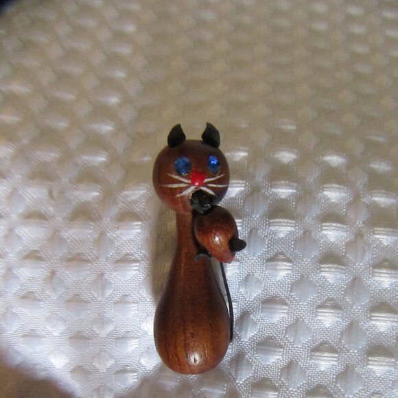 Vintage Teak Wood Cat & Mouse Brooch - Picture 13 of 14